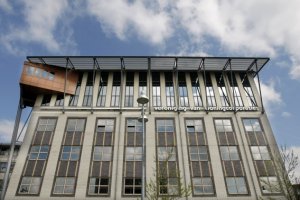 'Schaf de verhuurderheffing af'